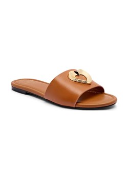 Love Moschino Skórzane klapki ze sklepu Gomez Fashion Store w kategorii Klapki damskie - zdjęcie 184305714