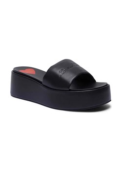 Love Moschino Skórzane klapki ze sklepu Gomez Fashion Store w kategorii Klapki damskie - zdjęcie 184305943