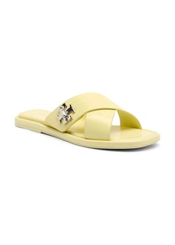 TORY BURCH Skórzane klapki T LOCK ze sklepu Gomez Fashion Store w kategorii Klapki damskie - zdjęcie 184306081