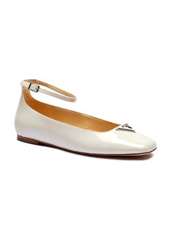 Guess Baleriny LEVVIS | z dodatkiem skóry ze sklepu Gomez Fashion Store w kategorii Balerinki - zdjęcie 184307011
