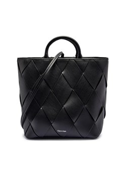 Calvin Klein Torebka na ramię ze sklepu Gomez Fashion Store w kategorii Torby Shopper bag - zdjęcie 184308614