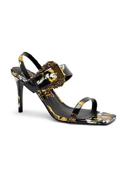 Versace Jeans Couture Sandały na szpilce FONDO EMILY DIS. S71 ze sklepu Gomez Fashion Store w kategorii Sandały damskie - zdjęcie 184309142