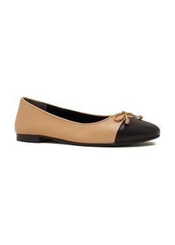 TORY BURCH Skórzane baleriny CAP-TOE - id: 1684954 - marki Tory Burch - 184312442 TORY BURCH Skórzane baleriny CAP-TOE ze sklepu Gomez Fashion Store w kategorii Balerinki - zdjęcie 184312442