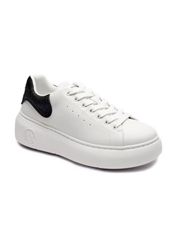 Armani Exchange Sneakersy ze sklepu Gomez Fashion Store w kategorii Buty sportowe damskie - zdjęcie 184314402