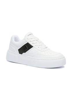 Armani Exchange Sneakersy ze sklepu Gomez Fashion Store w kategorii Buty sportowe damskie - zdjęcie 184314540