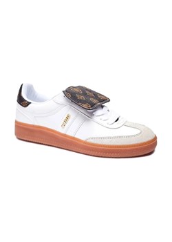 Guess Sneakersy OLEEZA | z dodatkiem skóry - id: GU254W000101895 - marki Guess - 184315232 Guess Sneakersy OLEEZA | z dodatkiem skóry ze sklepu Gomez Fashion Store w kategorii Buty sportowe damskie - zdjęcie 184315232