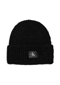 Calvin Klein Jeans Czapka HARDWARE | z dodatkiem wełny ze sklepu Gomez Fashion Store w kategorii Czapki zimowe damskie - zdjęcie 184315504