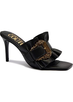 Versace Jeans Couture Szpilki EMILY ze sklepu Gomez Fashion Store w kategorii Czółenka - zdjęcie 184320702
