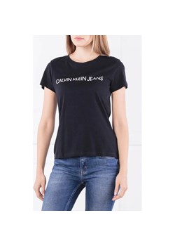 Calvin Klein Jeans T-shirt CORE INSTITUTIONAL | Regular Fit ze sklepu Gomez Fashion Store w kategorii Bluzki damskie - zdjęcie 184322311