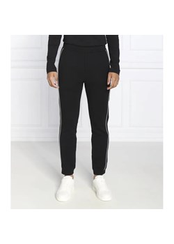 Emporio Armani Spodnie dresowe | Regular Fit ze sklepu Gomez Fashion Store w kategorii Spodnie męskie - zdjęcie 184325514