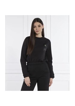 Calvin Klein Jeans Bluza SATIN BOXES | Cropped Fit ze sklepu Gomez Fashion Store w kategorii Bluzy damskie - zdjęcie 184325920