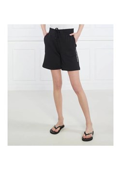 Emporio Armani Szorty LADIES KNITTED BERMU | Regular Fit ze sklepu Gomez Fashion Store w kategorii Szorty - zdjęcie 184326042