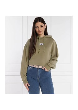 Calvin Klein Jeans Bluza WOVEN LABEL | Cropped Fit ze sklepu Gomez Fashion Store w kategorii Bluzy damskie - zdjęcie 184326073