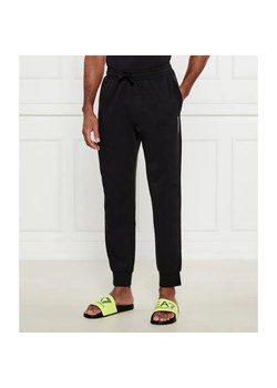 Emporio Armani Spodnie dresowe | Regular Fit ze sklepu Gomez Fashion Store w kategorii Spodnie męskie - zdjęcie 184326384