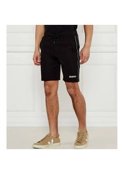 GUESS ACTIVE Szorty MICKEY | Regular Fit ze sklepu Gomez Fashion Store w kategorii Spodenki męskie - zdjęcie 184329353