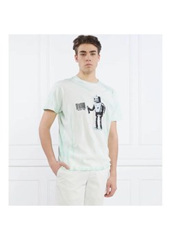 GUESS T-shirt SS BSC ROBOT GRAFFIT | Regular Fit ze sklepu Gomez Fashion Store w kategorii T-shirty męskie - zdjęcie 184331972