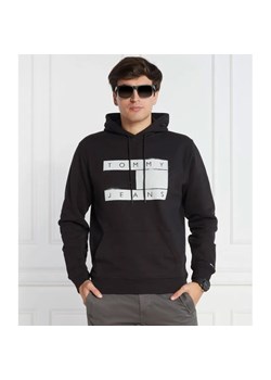 Tommy Jeans Bluza FLAG SPRAY | Regular Fit ze sklepu Gomez Fashion Store w kategorii Bluzy męskie - zdjęcie 184335054