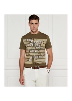 GUESS T-shirt WORLD FAMOUS | Slim Fit ze sklepu Gomez Fashion Store w kategorii T-shirty męskie - zdjęcie 184342000