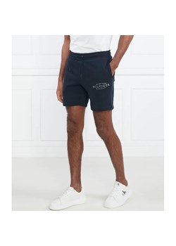 Tommy Hilfiger Szorty HILFIGER CURVE LOGO SWEATSHORT | Regular Fit ze sklepu Gomez Fashion Store w kategorii Spodenki męskie - zdjęcie 184347344