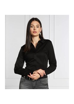 GUESS Koszula CATE | Slim Fit ze sklepu Gomez Fashion Store w kategorii Koszule damskie - zdjęcie 184348323