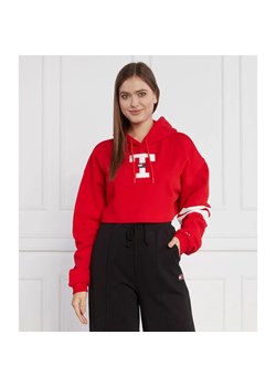 Tommy Jeans Bluza TJW SP CRP LETTERMAN FLAG HOODIE | Cropped Fit ze sklepu Gomez Fashion Store w kategorii Bluzy damskie - zdjęcie 184350051