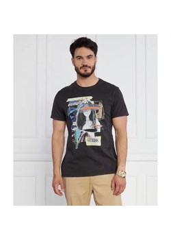 GUESS T-shirt SS CN WOMAN GRAPHIC | Regular Fit ze sklepu Gomez Fashion Store w kategorii T-shirty męskie - zdjęcie 184351471
