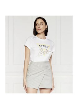 GUESS T-shirt ICON TEE | Regular Fit ze sklepu Gomez Fashion Store w kategorii Bluzki damskie - zdjęcie 184353624