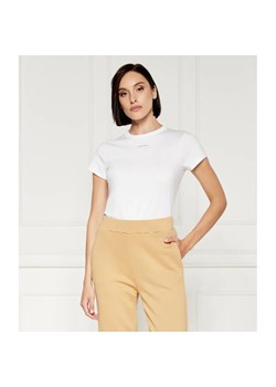 Calvin Klein T-shirt | Slim Fit ze sklepu Gomez Fashion Store w kategorii Bluzki damskie - zdjęcie 184354474