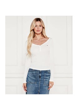 Tommy Jeans Bluzka HENLEY | Slim Fit ze sklepu Gomez Fashion Store w kategorii Bluzki damskie - zdjęcie 184354690