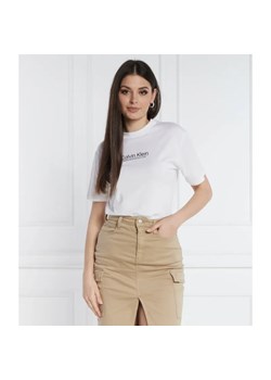 Calvin Klein T-shirt COORDINATES | Regular Fit ze sklepu Gomez Fashion Store w kategorii Bluzki damskie - zdjęcie 184356852