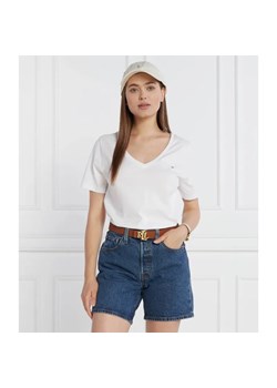 Tommy Hilfiger T-shirt MODERN REGULAR V-NK SS | Regular Fit ze sklepu Gomez Fashion Store w kategorii Bluzki damskie - zdjęcie 184357151