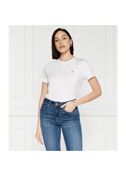 Gant T-shirt REG SHIELD | Regular Fit ze sklepu Gomez Fashion Store w kategorii Bluzki damskie - zdjęcie 184357581