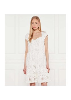 GUESS Sukienka DOMITILLA ze sklepu Gomez Fashion Store w kategorii Sukienki - zdjęcie 184358333