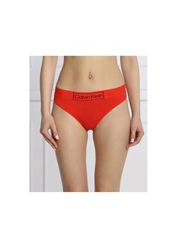 Calvin Klein Underwear Stringi ze sklepu Gomez Fashion Store w kategorii Majtki damskie - zdjęcie 184503093