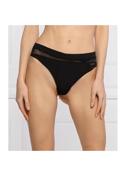 Calvin Klein Underwear Stringi ze sklepu Gomez Fashion Store w kategorii Majtki damskie - zdjęcie 184504144