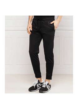 Armani Exchange Spodnie dresowe | Regular Fit ze sklepu Gomez Fashion Store w kategorii Spodnie męskie - zdjęcie 184504284