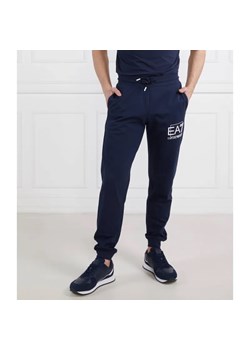 EA7 Spodnie dresowe | Regular Fit ze sklepu Gomez Fashion Store w kategorii Spodnie męskie - zdjęcie 184504501