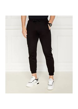 EA7 Spodnie dresowe | Regular Fit ze sklepu Gomez Fashion Store w kategorii Spodnie męskie - zdjęcie 184504584