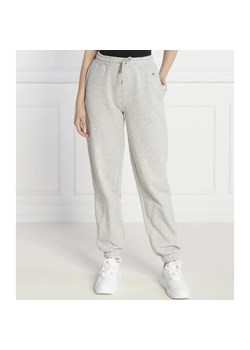 Gant Spodnie dresowe SHIELD | Relaxed fit ze sklepu Gomez Fashion Store w kategorii Spodnie damskie - zdjęcie 184504704