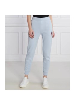 Tommy Hilfiger Spodnie dresowe | Regular Fit ze sklepu Gomez Fashion Store w kategorii Spodnie damskie - zdjęcie 184504964