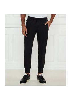 Emporio Armani Spodnie dresowe | Slim Fit ze sklepu Gomez Fashion Store w kategorii Spodnie męskie - zdjęcie 184505121