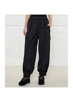 EA7 Spodnie cargo | Loose fit ze sklepu Gomez Fashion Store w kategorii Spodnie damskie - zdjęcie 184505483