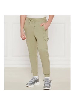 Calvin Klein Jeans Spodnie dresowe | Regular Fit ze sklepu Gomez Fashion Store w kategorii Spodnie chłopięce - zdjęcie 184506333