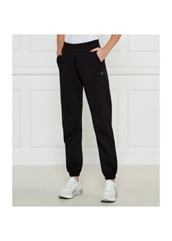Armani Exchange Spodnie dresowe | Regular Fit ze sklepu Gomez Fashion Store w kategorii Spodnie damskie - zdjęcie 184506562