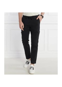 Pepe Jeans London Spodnie GYMDIGO | Regular Fit ze sklepu Gomez Fashion Store w kategorii Spodnie męskie - zdjęcie 184506582