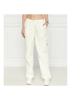 Calvin Klein Jeans Spodnie | Regular Fit ze sklepu Gomez Fashion Store w kategorii Spodnie damskie - zdjęcie 184506633