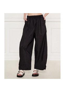 Pinko Spodnie ROGER | Relaxed fit ze sklepu Gomez Fashion Store w kategorii Spodnie damskie - zdjęcie 184507773