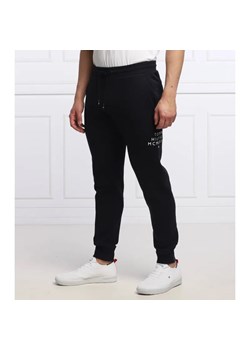 Tommy Hilfiger Spodnie dresowe | Regular Fit ze sklepu Gomez Fashion Store w kategorii Spodnie męskie - zdjęcie 184508231