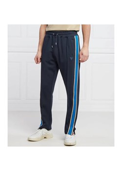 GUESS ACTIVE Spodnie dresowe MATTHEW | Regular Fit ze sklepu Gomez Fashion Store w kategorii Spodnie męskie - zdjęcie 184508293