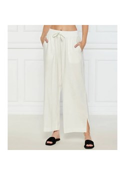 Emporio Armani Lniane spodnie | flare fit ze sklepu Gomez Fashion Store w kategorii Spodnie damskie - zdjęcie 184508390